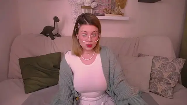 Snapshot of TessPleasure chatting on January 22, 3:31 am TessPleasure online show from January 22, 3:31 am