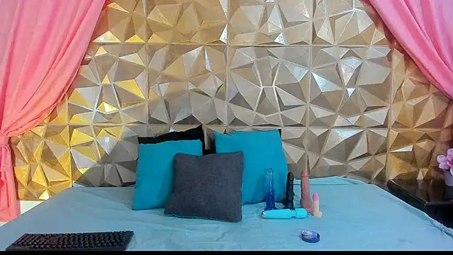 Snapshot of Lana_Parker_01 chatting on December 29, 8:04 pm Lana Parker 01 online show from December 29, 8:04 pm