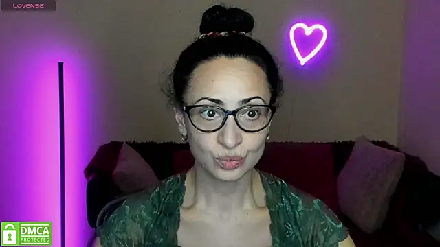 Arianasweety23 online show from March 11, 6:30 pm