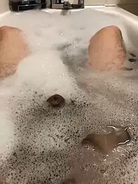 Snapshot of 22TT2295 chatting on December 27, 3:15 pm 22TT2295 online show from December 27, 3:15 pm