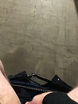 Snapshot of 22TT2295 chatting on December 29, 11:18 am 22TT2295 online show from December 29, 11:18 am