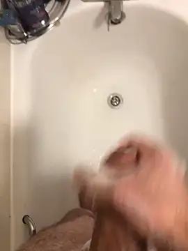 Snapshot of 22TT2295 chatting on December 29, 5:22 pm 22TT2295 online show from December 29, 5:22 pm