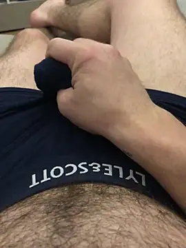 Snapshot of 22TT2295 chatting on January 12, 4:21 am 22TT2295 online show from January 12, 4:21 am