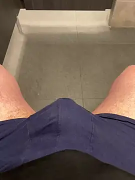 Snapshot of 22TT2295 chatting on January 23, 7:54 am 22TT2295 online show from January 23, 7:54 am