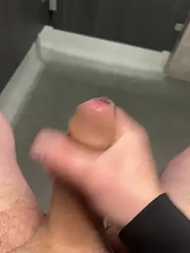 Snapshot of 22TT2295 chatting on February 9, 11:36 am 22TT2295 online show from February 9, 11:36 am