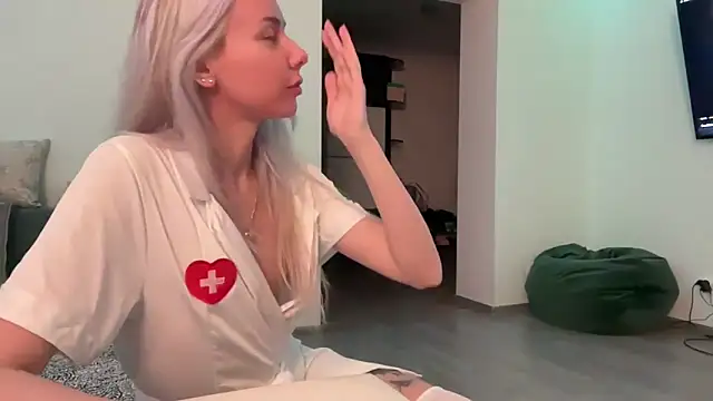 yunasuka online show from February 6, 1:49 am