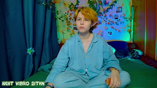 TrickyKitsune online show from October 15, 10:37 am