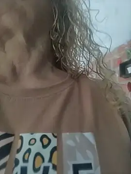 Snapshot of indiraa-channell chatting on December 27, 8:39 pm indiraa-channell online show from December 27, 8:39 pm