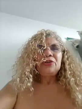 Snapshot of indiraa-channell chatting on February 14, 5:57 pm indiraa-channell online show from February 14, 5:57 pm