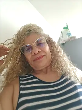 Snapshot of indiraa-channell chatting on February 25, 3:27 pm indiraa-channell online show from February 25, 3:27 pm