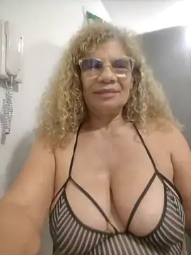 Snapshot of indiraa-channell chatting on March 1, 4:47 am indiraa-channell online show from March 1, 4:47 am