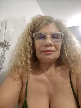 Snapshot of indiraa-channell chatting on March 3, 5:53 am indiraa-channell online show from March 3, 5:53 am