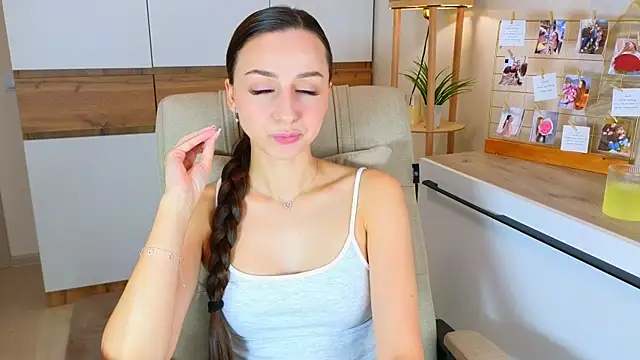 Snapshot of mellowness_ chatting on October 2, 11:39 am mellowness online show from October 2, 11:39 am