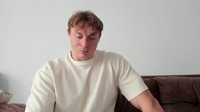 Snapshot of o_r_b_i_t chatting on March 14, 3:14 pm o r b i t online show from March 14, 3:14 pm