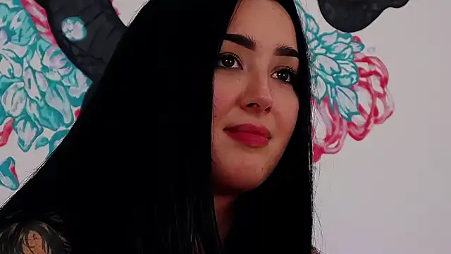 Snapshot of KimKhallifa chatting on January 19, 8:50 am KimKhallifa online show from January 19, 8:50 am