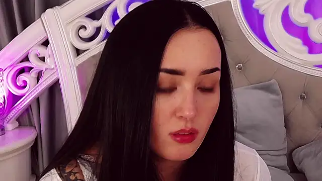 Snapshot of KimKhallifa chatting on January 27, 12:37 pm KimKhallifa online show from January 27, 12:37 pm