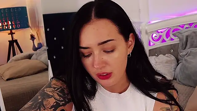 Snapshot of KimKhallifa chatting on March 19, 1:51 pm KimKhallifa online show from March 19, 1:51 pm