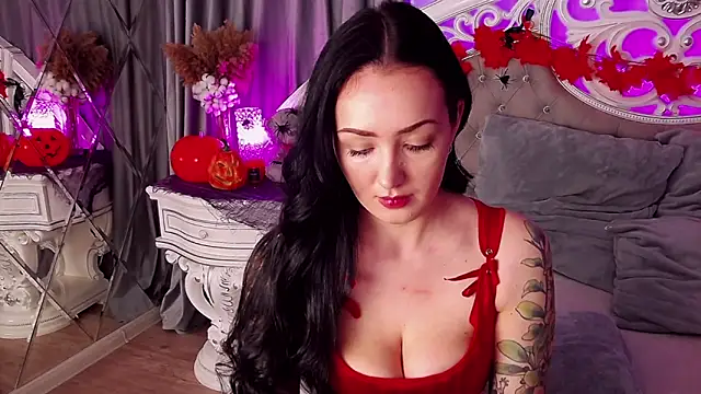 Snapshot of KimKhallifa chatting on October 29, 4:59 am KimKhallifa online show from October 29, 4:59 am