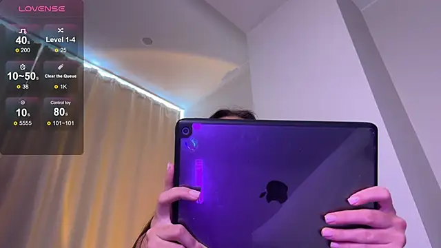 Carolyn Smith online show from February 15, 5:30 am