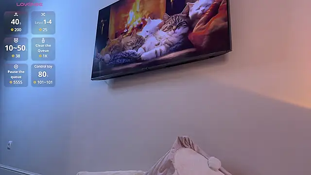 Carolyn Smith online show from March 6, 1:16 am