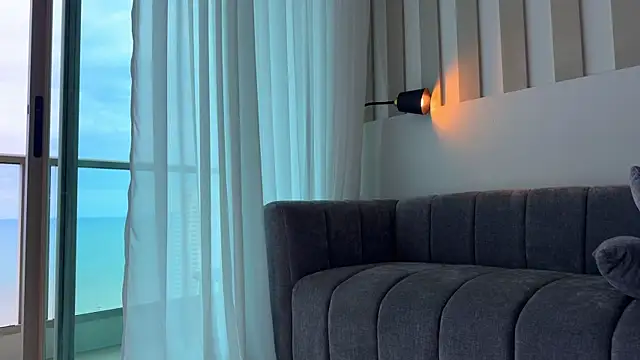 Carolyn Smith online show from September 24, 1:09 am