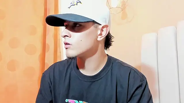 DAVID VICTORIAA online show from February 21, 1:11 pm