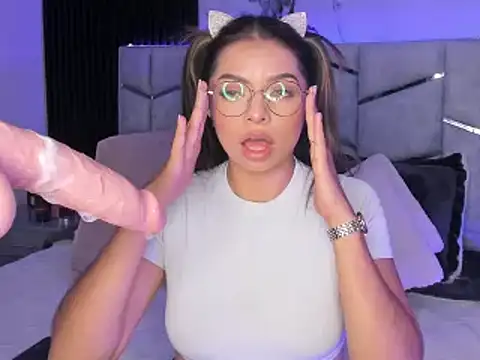 daniiphoeniixx online show from February 13, 10:33 pm