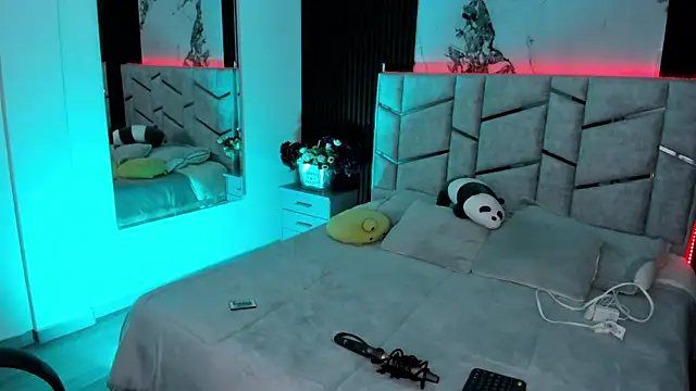 daniiphoeniixx online show from September 27, 7:41 pm