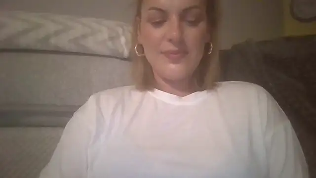 Snapshot of Gigi-Honey chatting on September 19, 8:53 pm Gigi-Honey online show from September 19, 8:53 pm