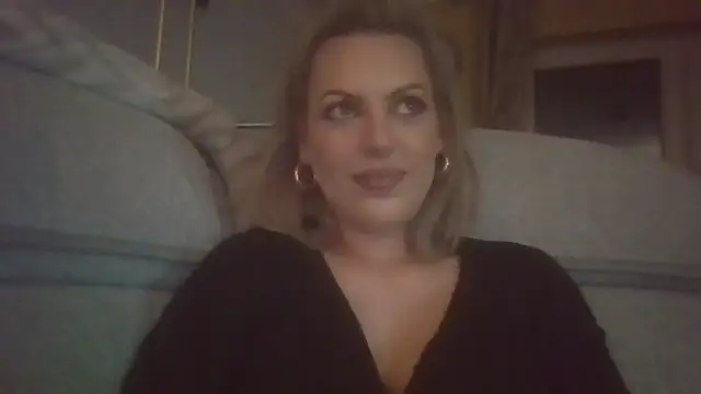 Snapshot of Gigi-Honey chatting on October 11, 9:02 pm Gigi-Honey online show from October 11, 9:02 pm