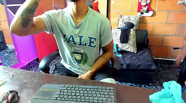 Adam Valenciia online show from January 30, 4:13 pm