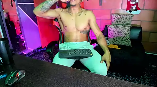 Adam Valenciia online show from February 11, 5:05 am