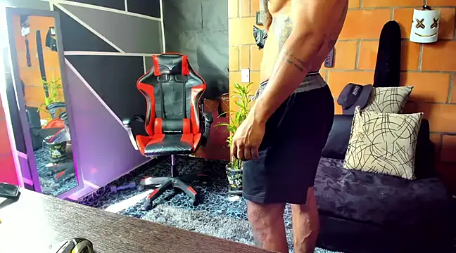 Adam Valenciia online show from March 2, 7:02 pm