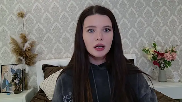 Nellie Medina online show from January 8, 12:38 am