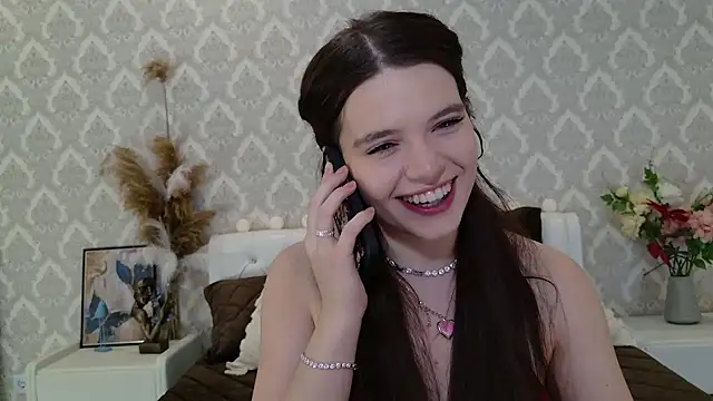 Nellie Medina online show from February 18, 8:25 pm