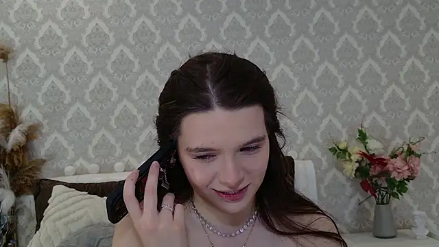 Nellie Medina online show from March 3, 7:49 pm