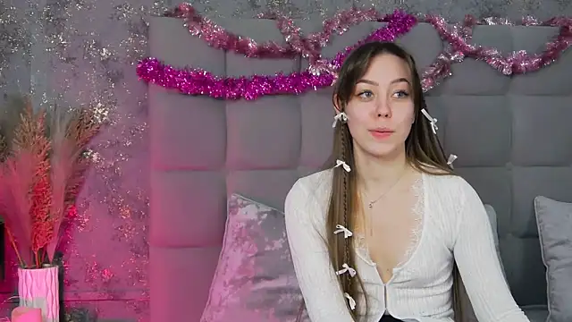 TheEmma online show from February 27, 5:36 pm