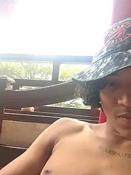 Snapshot of -Damian_Caliente- chatting on January 8, 6:41 pm -Damian Caliente- online show from January 8, 6:41 pm