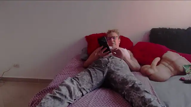 Snapshot of milchanel chatting on December 28, 10:02 pm milchanel online show from December 28, 10:02 pm