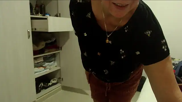 Snapshot of milchanel chatting on January 28, 5:11 am milchanel online show from January 28, 5:11 am