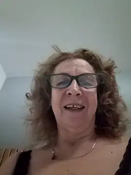 Snapshot of milchanel chatting on February 6, 5:35 am milchanel online show from February 6, 5:35 am