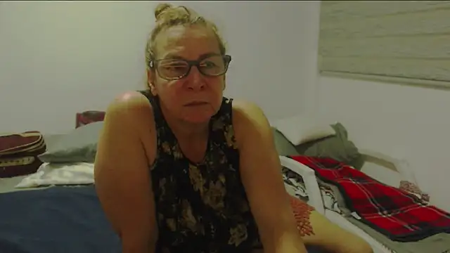 Snapshot of milchanel chatting on March 9, 4:16 am milchanel online show from March 9, 4:16 am