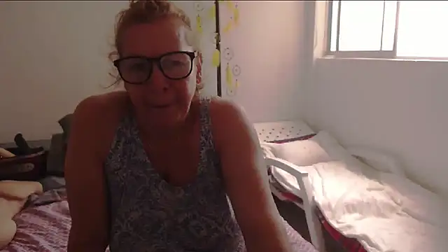 Snapshot of milchanel chatting on March 14, 7:44 pm milchanel online show from March 14, 7:44 pm