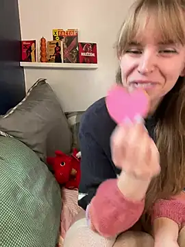 thigh hi online show from January 21, 4:37 pm