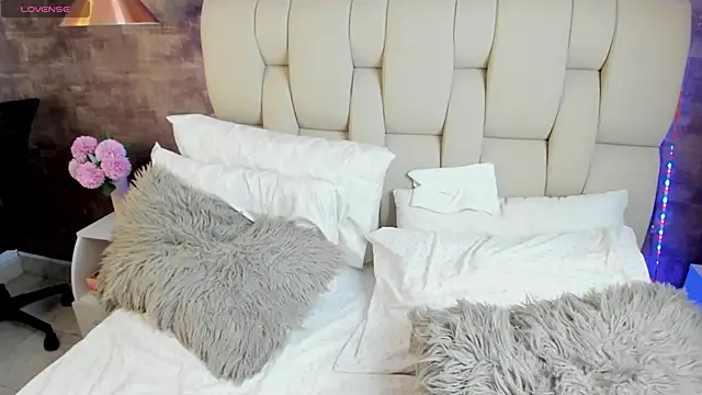 Scarlet lace online show from March 1, 7:48 pm