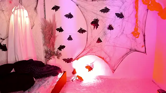 Scarlet lace online show from October 20, 12:49 pm