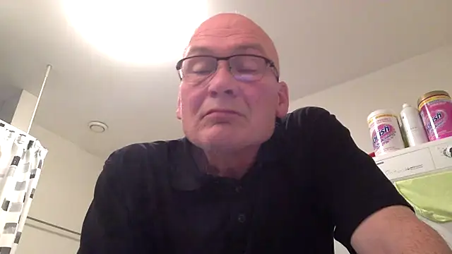 Snapshot of Parleg2 chatting on September 29, 7:35 am Parleg2 online show from September 29, 7:35 am