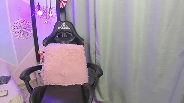 katy handerson online show from February 6, 7:51 pm