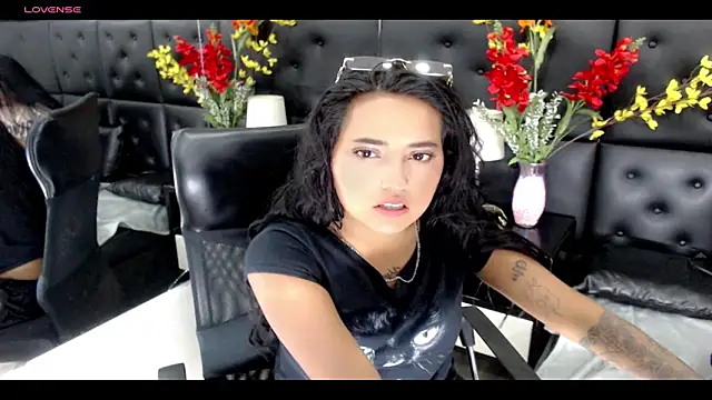 Snapshot of Carolaine01 chatting on January 17, 8:11 pm Carolaine01 online show from January 17, 8:11 pm