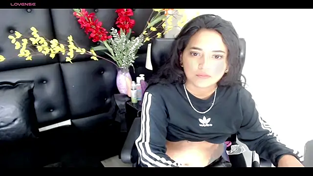 Snapshot of Carolaine01 chatting on February 13, 9:17 pm Carolaine01 online show from February 13, 9:17 pm